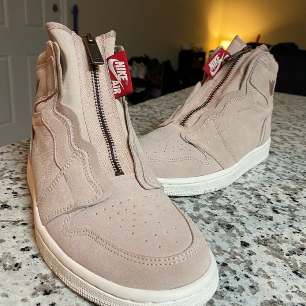 Women’s Nike Air Jordan 1 High Zip Partical Beige - Picture 4 of 10